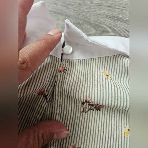 Monteau Stripped Floral Blouse Women's Size Small - Picture 5 of 5